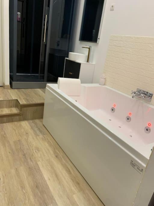 Appartement Spa - Nahleo Scandinave 돌 외부 사진